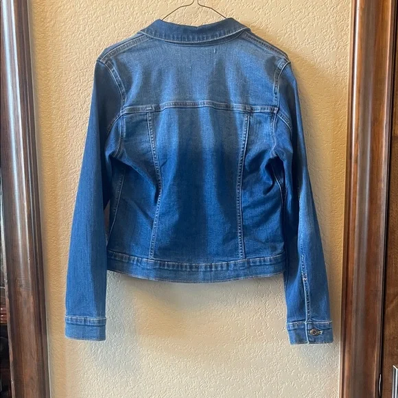 Sneak Peek Classic Blue Jean Jacket - Picture 2 of 2